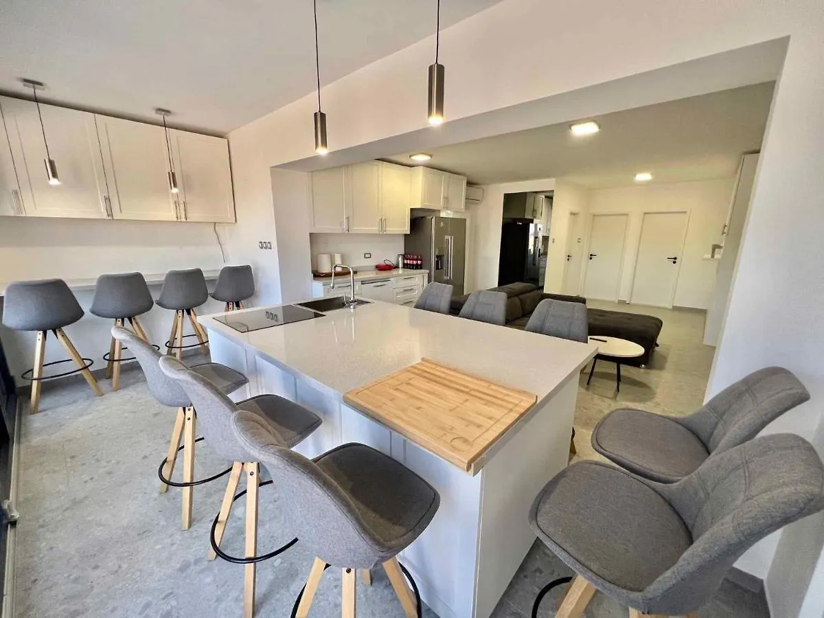 Apartment In Jadranovo 45259