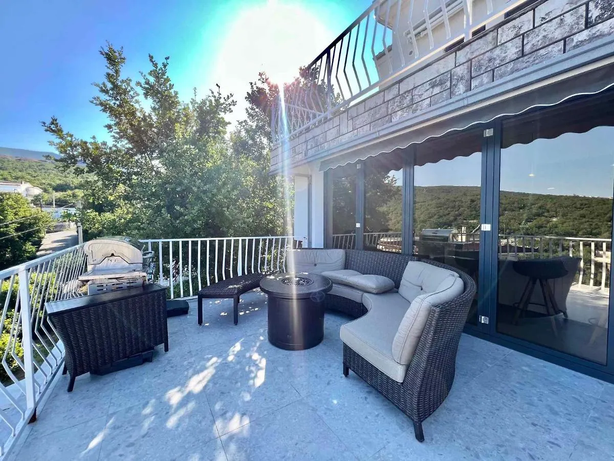 Apartment In Jadranovo 45259