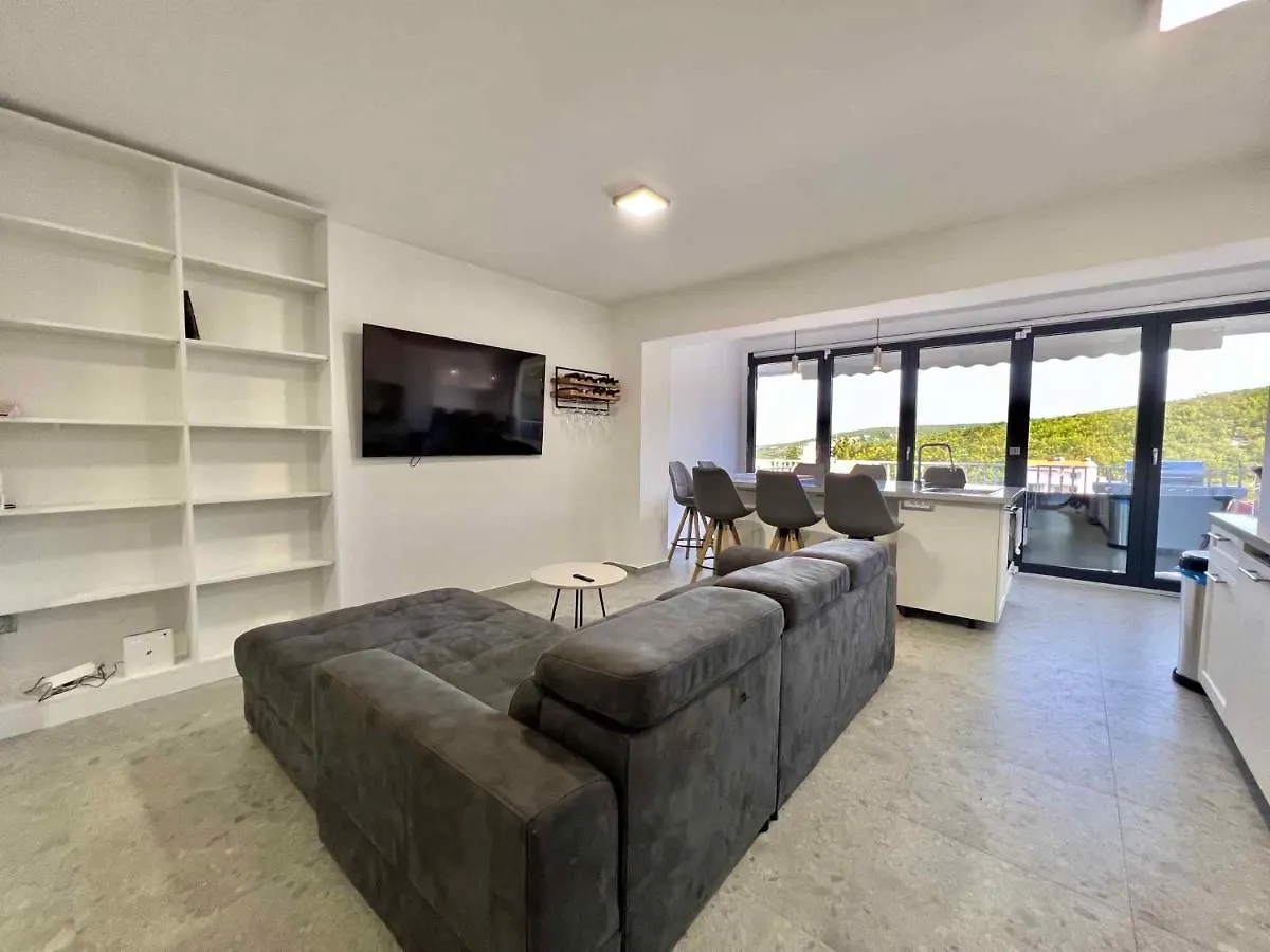 Apartment In Jadranovo 45259