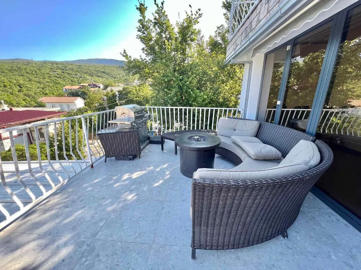Apartment In Jadranovo 45259